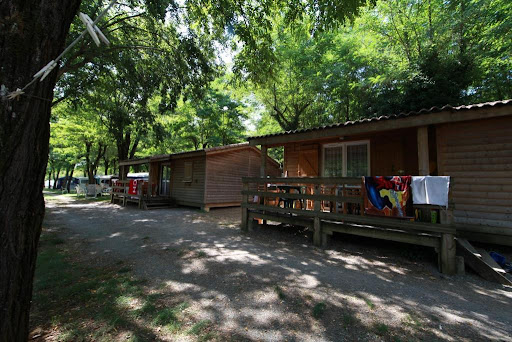 Camping 3 étoiles au bord de l'eau (Chassezac) à Casteljau en sud Ardèche : Vacances familiales pas chère