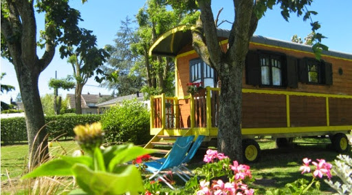 Découvrez le camping à Gien dans le Loiret. Profitez d'un séjour avec des activités en plein air