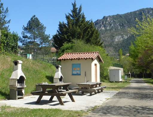 Camping de Brouillet est le camping municipal du Rozier