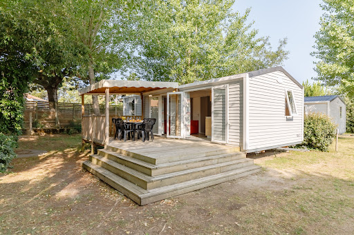 Camping 4* Le Bois de La Gachère aux Sables d'Olonne - Venez découvrir notre camping Maeva et passer d'agréables vacances accès direct plage.