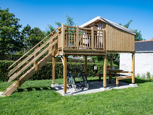 Camping du Bugeau*** à Pornichet La Baule vous propose des vacances en emplacements ou en mobil-home à 700 mètres de la plage avec sa piscine couverte et chauffée.