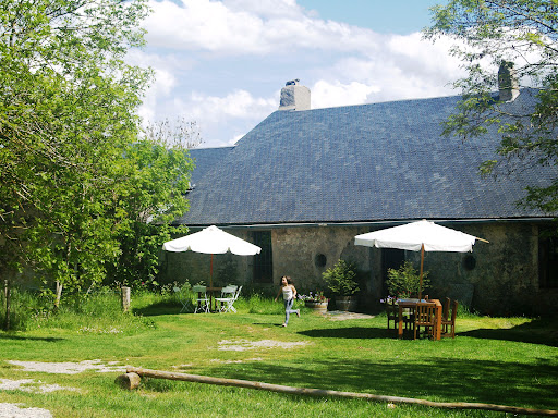 Site naturel exceptionnel au coeur des Cévennes et à quelques minutes de Millau. Piscine