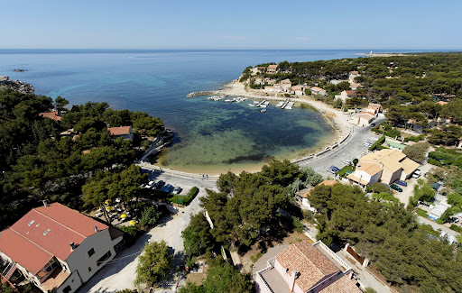 Le Camping Lou Cigalon ★★★ à Martigues vous accueille face à la mer Méditerranée. Profitez de notre piscine