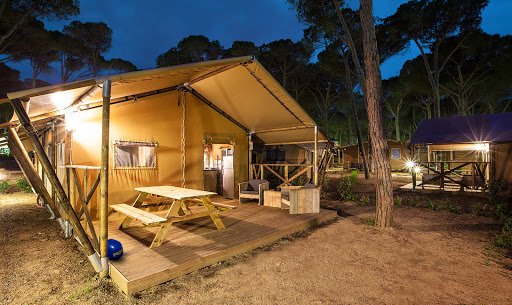 Séjourner en mobil-home ou en tente toute équipée dans un camping. Mobil-homes