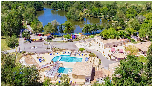 Profitez d'un séjour exceptionnel en famille au camping Saint-Émilion en Aquitaine. Camping 4 étoiles au cœur des vignobles à deux pas de Bordeaux.