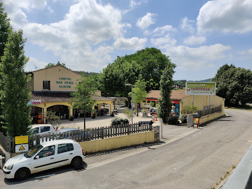 Découvrez le camping Le Chauvieux 3 étoiles à Vallon Pont d'Arc en bord de rivière