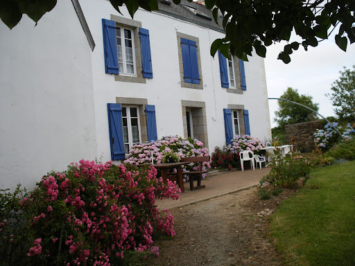 LA FERME COSQUER accueille des randonneurs et des vacanciers dans ses chambres d’hôtes à la ferme près de Douarnenez