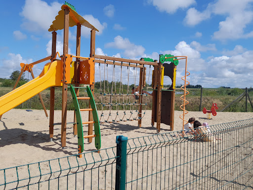 Situé en Vendée à 4km de la plage et à 800 mètres des commerces