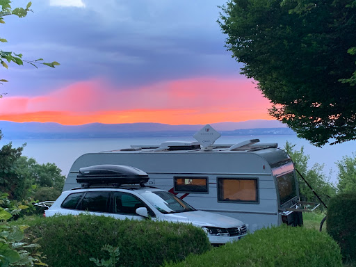 N'attendez plus pour découvrir notre camping familial et traditionnel qui borde le magnifique lac Léman