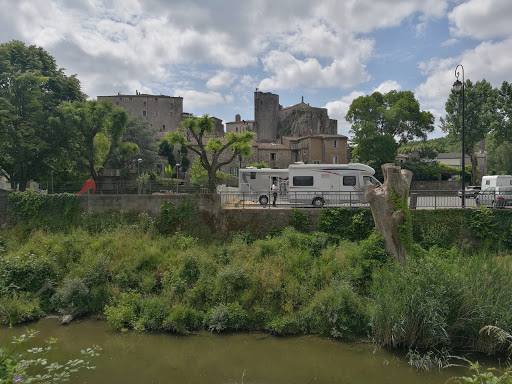 Le Tivoli - Camping municipal de Laroque - ombragé et au bord de l'hérault.