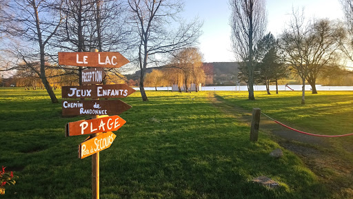 La Base de loisirs du lac Terre d'Auge est située à Pont-l'Evêque