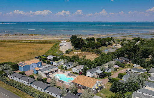 Le Sabia vous propose des vacances reposantes au bord de la mer pour découvrir ou redécouvrir l'Ile d'Oléron. Location de mobil-homes