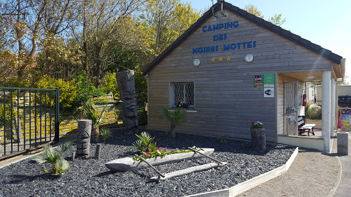 Du calme et de la tranquillité au Camping des Noires Mottes. Situé à moins de 100 mètres de la plage