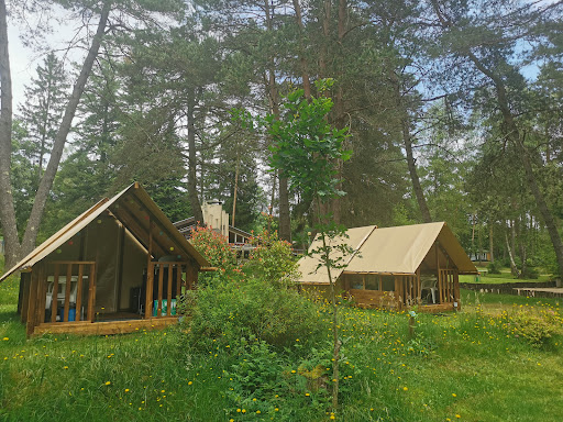 Authentique petit camping nature et calme en pleine forêt. Situation idéale entre Plateau de Millevache et Vallée de la Dordogne aux portes de l'Auvergne.