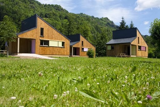 www.campinglabedisse.com Préparez vos vacances dans le Cantal