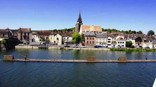 Camping en bord de l’Yonne | Notre établissement vous accueille toute l’année pour un séjour réussi en bourgogne