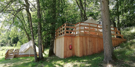 Kabaneko est un espace d'accueil de pleine nature situé au coeur d'un village du parc naturel de Millevaches en Limousin