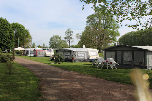 Le camping du Perray vous accueille dans un cadre agréable