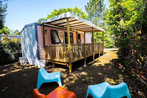 Camping familial à Carcans