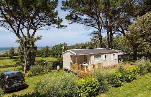 Offrez-vous des vacances de rêve au bord de la mer au camping Flower près de Paimpol dans les Côtes-d’Armor.