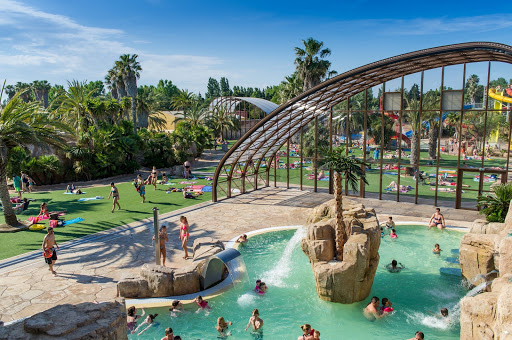 Découvrez le camping la Sirène à Argelès sur mer et profitez de ses 5 étoiles ! Avec son parc aquatique de 10 000 m² et ses prestations de standing.