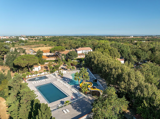 Camping Parc des Septs Fonts à Agde dans l'Hérault. Camping 3 étoiles avec espace aquatique et club enfants