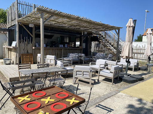 Camping Slow Life 3 étoiles sur l'Île de Ré - un havre de paix à seulement 200m de la plage - piscine chauffée - yoga - Rando vélo - Le Bar à manger