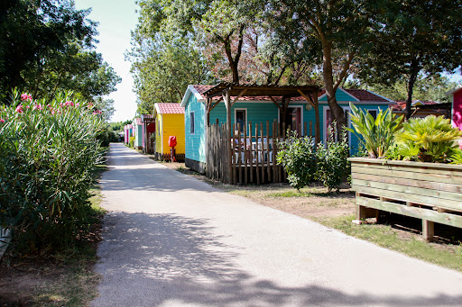 Site OFFICIEL - Le camping Port Pothuau**** vous accueille à Hyères Les Palmiers dans le Var