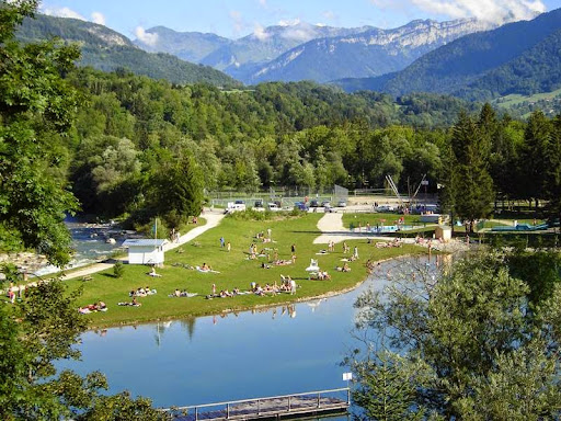 le camping offre un large choix d’hébergements en chalets