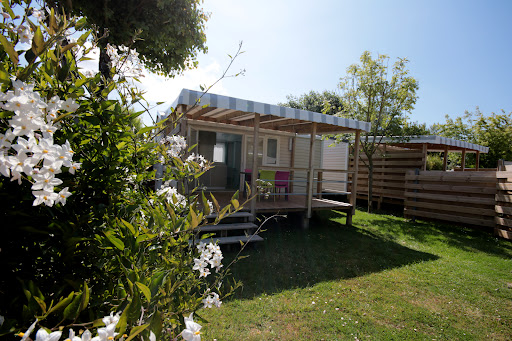 Réservez vos vacances dans notre camping à proximité d’Erdeven en Bretagne Sud. Parc aquatique chauffé