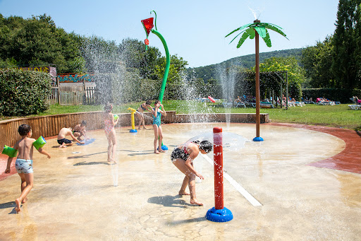 Ici règne la convivialité. Notre camping accueille familles