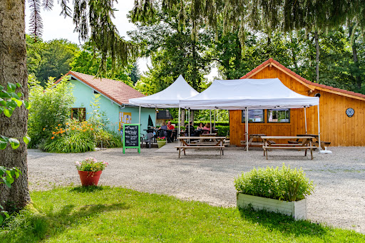 Découvrez notre camping 3 étoiles en Franche Comté où Karine et Éric