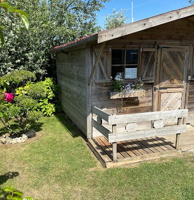 Situé à proximité de la station balnéaire d'Hardelot et de Boulogne-sur-Mer