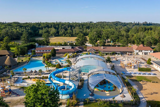 Profitez de vos vacances au camping Les Alicourts à Pierrefitte-sur-Sauldre et détendez-vous en famille dans ce camping dans le Loir et Cher