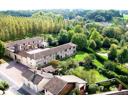 Camping et Chambre d'hôtes dans un écrin de verdure non loin du parc naturel régional de la forêt d'orient prêt de Troyes