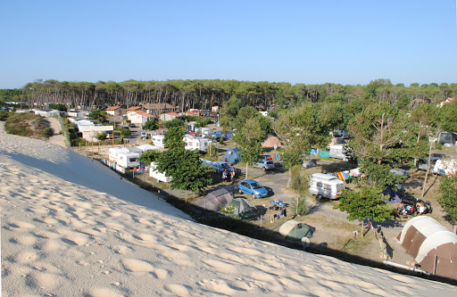 LE CAMPING MUNICIPAL LES SABLÈRES VOUS PROPOSE DES EMPLACEMENTS NUS POUR TENTE