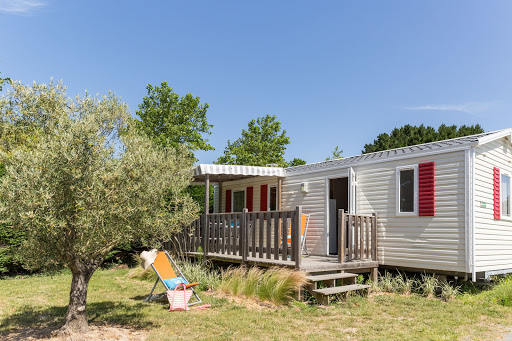 Camping Vendée 4 *. Le Chaponnet vous propose de la location de mobil-homes