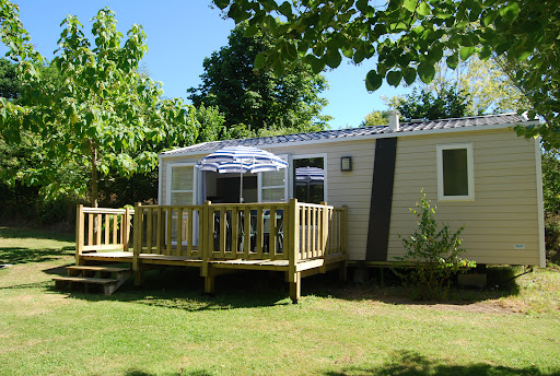 Le camping*** Night&Day de Rodaven à Châteaulin est idéalement situé en plein cœur du Finistère