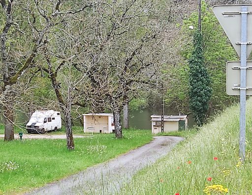 Camping l'Arquette à Vers et Camping la Peupleraie à St Géry : 2 campings au bord de l'eau pour des vacances nature.