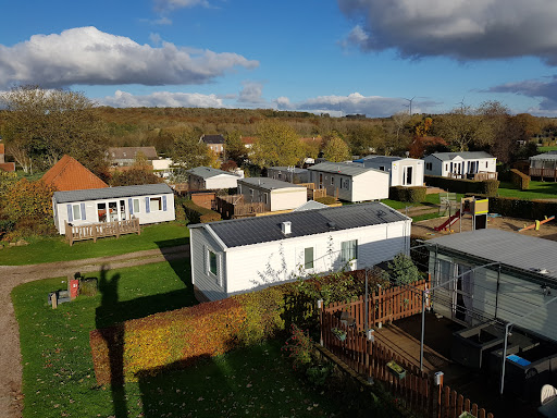 Camping situé à Boubers sur Canche dans le Pas-de-calais - piscine chauffée avec Mobils résidentiels - locatifs et emplacements nus au coeur des 7 vallées.