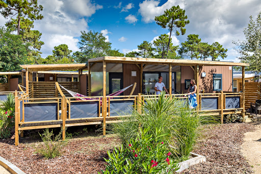 Profitez de Lège Cap Ferret dans ce magnifique camping 4 étoiles Les Embruns