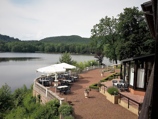 Der Campingplatz liegt am Rand eines 18 Hektar großen Weiher