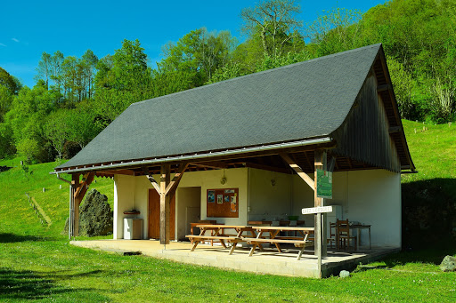 Aire Naturelle de Camping idéalement située