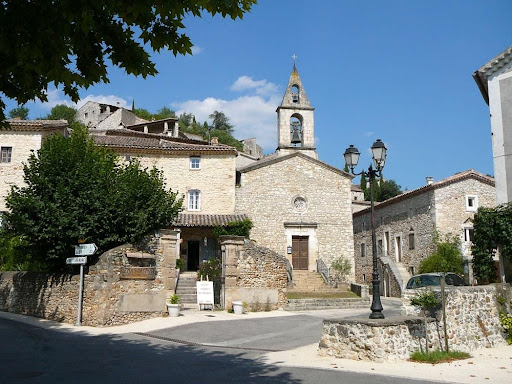 Découvrez notre camping familial à Rochegude dans le Gard en bord de rivière avec piscine