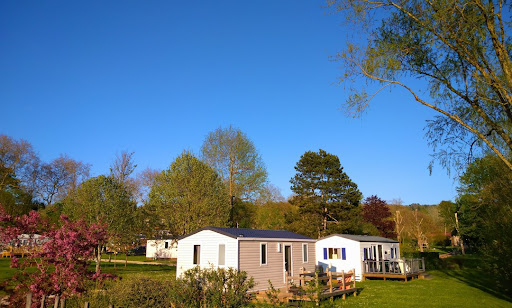 Le Camping Vert Auxois est un camping familial avec piscine chauffée situé à Pouilly-en-Auxois