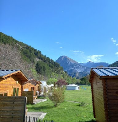 Bienvenue dans votre camping nature Via Natura dans les Alpes de Haute Provence. Détente