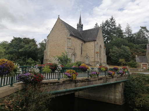 Le camping Night&Day de Rohan est situé au bord du canal et propose des hébergements pour tentes et caravanes. Le camping est entouré d'un environnement paisible et le parc public...