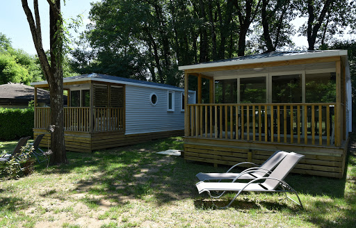 Camping 3 étoiles à Vallon Pont d'Arc en Ardèche. Location de mobil-homes