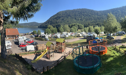 Le camping du lac de Xonrupt Longemer situé près de Gérardmer dans les Vosges et vous accueille pour un séjour au calme