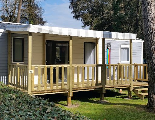 Le California est un camping familial à Saint Jean de Monts en Vendée à 3 km de la plage avec piscine couverte chauffée